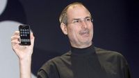 Momen Steve Jobs Memperkenalkan iPhone Pertama 15 Tahun Lalu