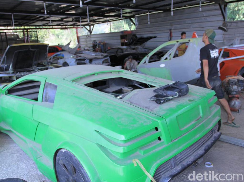 Ronny Nopirman, Pembuat Replika Mobil Mewah Asal Bandung Ronny Nopirman, Pembuat Replika Mobil Mewah Asal Bandung