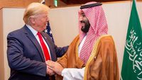 Momen Hangat Pertemuan Trump dan Putra Mahkota Arab Saudi di KTT G20