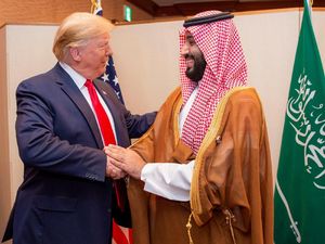 Momen Hangat Pertemuan Trump dan Putra Mahkota Arab Saudi di KTT G20