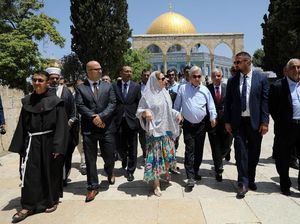 Polisi Israel Tahan Menteri Palestina di Yerusalem