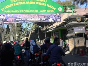 Fenomena Embun Beku di Bromo Bikin Banyak Wisatawan Penasaran Fenomena Embun Beku di Bromo Bikin Banyak Wisatawan Penasaran