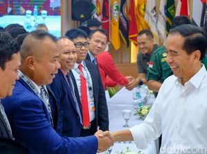 Momen Jokowi-Tim Prabowo Penuh Tawa Bersalaman Usai Pleno KPU