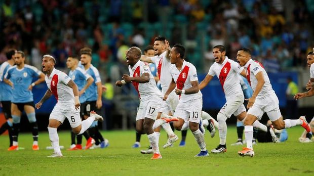 Peru lolos ke semifinal usai mengalahkan Uruguay lewat adu penalti.