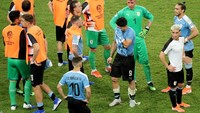 Satu-satunya eksekutor Uruguay yang gagal adalah Suarez. Striker asal Barcelona itu maju sebagai penendang pertama. Sergio Moraes/Reuters.