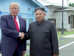 Korut Puji Pertemuan Bersejarah Kim Jong-Un dan Trump di DMZ