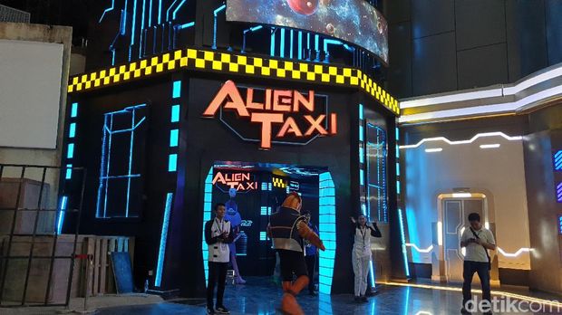 Alien Taxi di Trans Studio Cibubur di Jakarta
