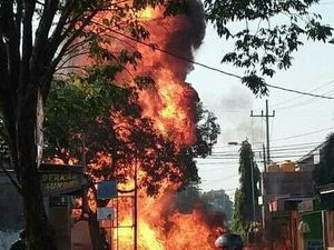 SPBU Mini di Sidoarjo Terbakar dan Meledak