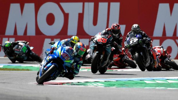 Alex Rins dan Joan Mir untuk sementara di urutan dua terdepan MotoGP Belanda.