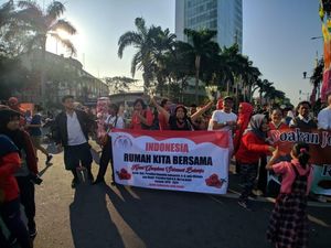 Gelar Aksi 1.000 Bunga di CFD, Relawan Jokowi Ingin Indonesia Damai
