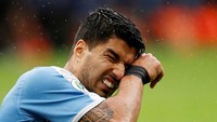 Suarez menangis saat Peru merayakan keberhasilannya ke semifinal. Luisa Gonzalez/Reuters.