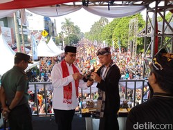 Ribuan Warga Padati Puncak Perayaan HUT Bogor, Anies Baswedan Hadir