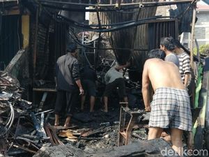 Polisi Duga Kebakaran di Tanah Abang karena Korsleting