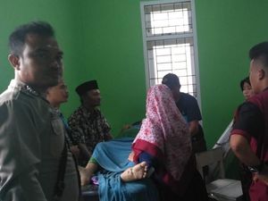 Kapal Pengangkut Keluarga Pengantin Dihantam Badai di Nias Barat, 1 Tewas Kapal Pengangkut Keluarga Pengantin Dihantam Badai di Nias Barat, 1 Tewas