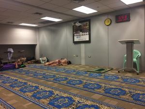 Dear Backpacker, Bisa Lho Menginap di Musala Bandara Svarnabhumi