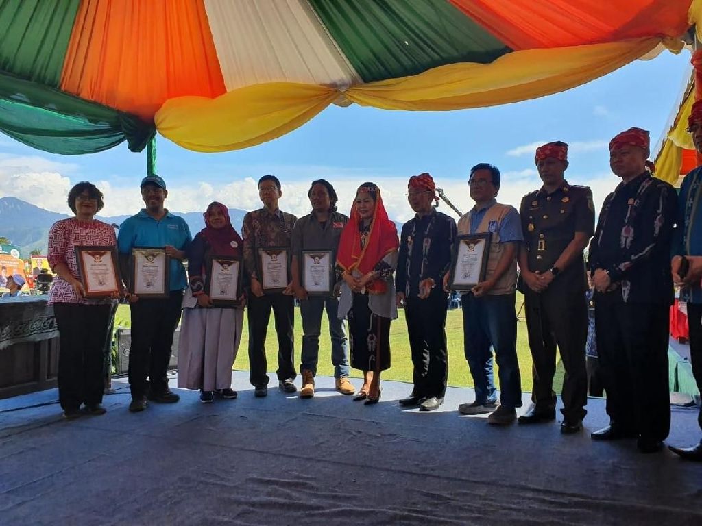 Bantu Bencana, ACT dan 5 NGO Lain Dapat Penghargaan dari Pemkab Sigi Bantu Bencana, ACT dan 5 NGO Lain Dapat Penghargaan dari Pemkab Sigi