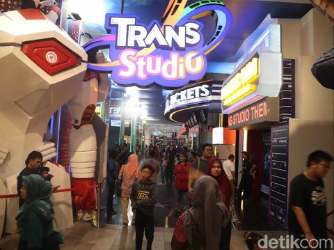 Nikmati IFly Indoor Skydiving, Sensasi Terbang Tanpa Sayap