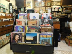 Mau Punya Musik Jadul Piringan Hitam, Berapa Sih Harganya?