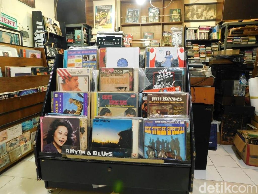 Mau Punya Musik Jadul Piringan Hitam, Berapa Sih Harganya? Mau Punya Musik Jadul Piringan Hitam, Berapa Sih Harganya?