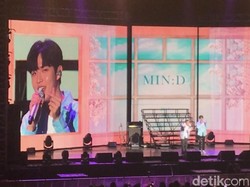 Tebar Kelucuan di Fanmeeting, Kim Jaehwan: Aku Cinta Kamu Zheyeeng!