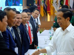 Video: Jokowi Ajak Prabowo-Sandiaga Bangun Negara