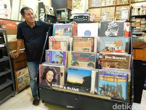 Fenomena Bisnis Piringan Hitam, Barang Jadul Laba Mantul Fenomena Bisnis Piringan Hitam, Barang Jadul Laba Mantul