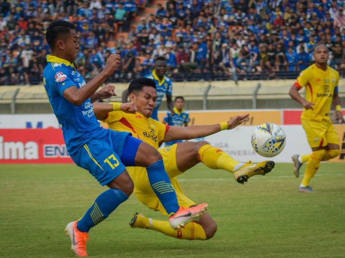 Persib Bandung takluk dari Bhayangkara FC 1-2 di Liga 1 2019. (Foto: ANTARA FOTO/Raisan Al Farisi)