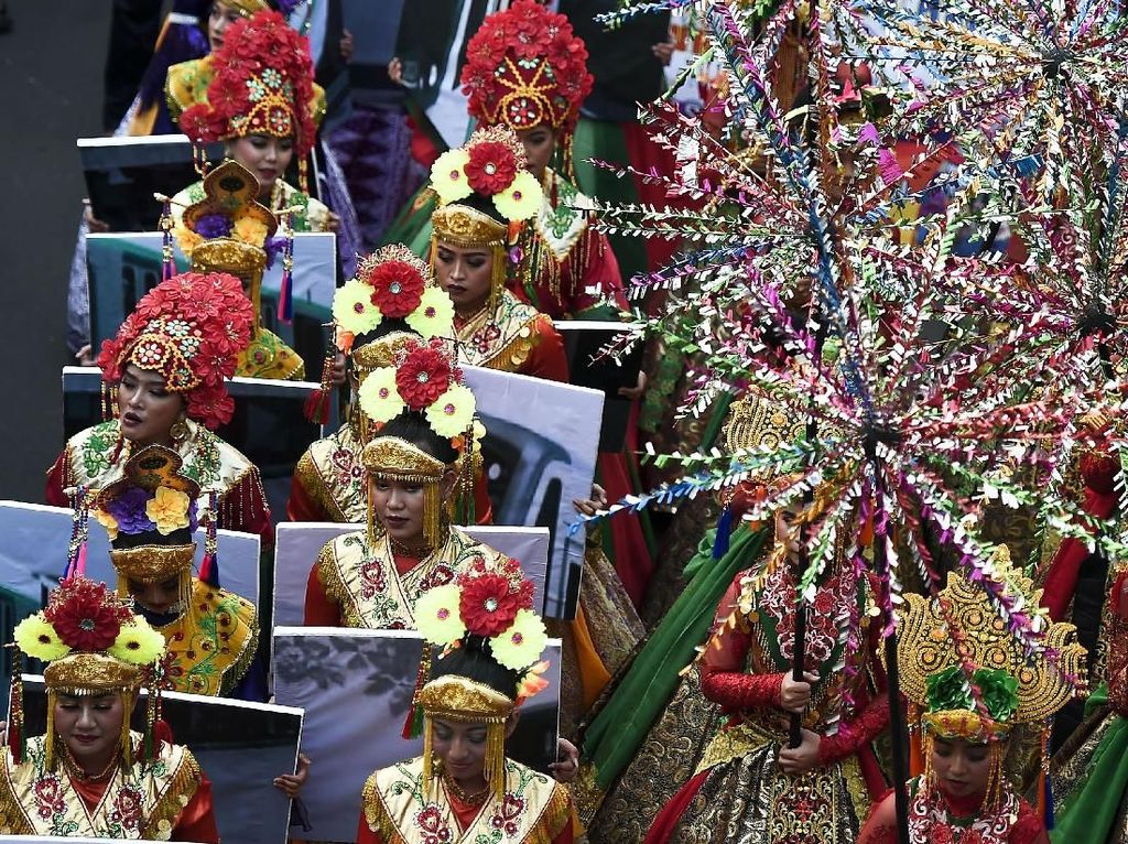 Potret Meriahnya Jakarnaval 2019 Potret Meriahnya Jakarnaval 2019