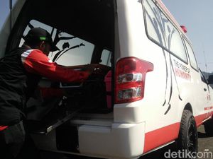 Kesedihan Sopir Ambulans Tak Bisa Selamatkan Pasien COVID-19 Kesedihan Sopir Ambulans Tak Bisa Selamatkan Pasien COVID-19
