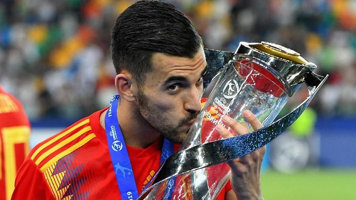 Dani Ceballos lebih percaya diri di Timnas Spanyol U-21. (Foto: Alessandro Sabattini/Getty Images)