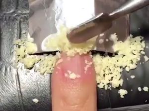 Selain Tambal Wastafel, Mie Instan Juga Bisa Dibuat Jadi Kuku Palsu