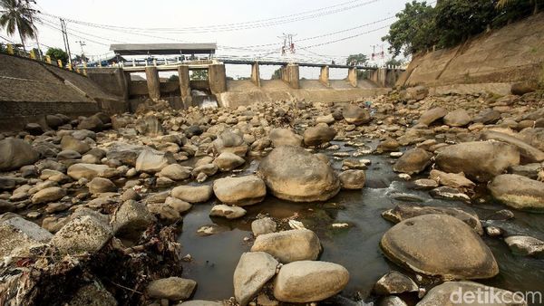 Begini Penampakan Bendung Katulampa yang Mulai Mengering