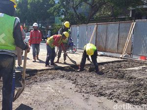 Tes PIT Alun-alun Suroboyo Sisi Barat Rampung, Lanjut Garap Timur Malam Ini Tes PIT Alun-alun Suroboyo Sisi Barat Rampung, Lanjut Garap Timur Malam Ini