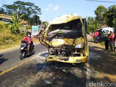 Begini Kondisi Truk dan Bus yang Adu Banteng di Ciamis
