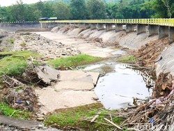 Bendungan Lekopancing Sumber Air Maros-Makassar Mengering, Ini Fotonya
