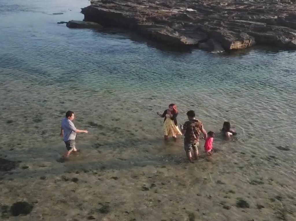 7 Pantai di Jabar yang Asyik dan Cocok untuk Healing 7 Pantai di Jabar yang Asyik dan Cocok untuk Healing