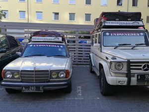 Rombongan Asal Banten Mengembara Lintas Benua dengan Mercedes-Benz Tua