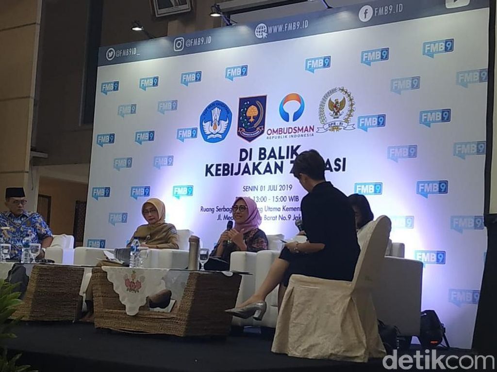 Komisi X DPR: Ada Jual-Beli KK demi Masuk Sekolah Favorit Komisi X DPR: Ada Jual-Beli KK demi Masuk Sekolah Favorit