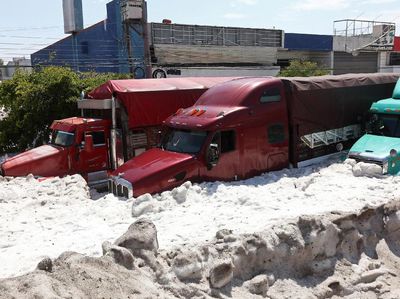 Potret Langka Meksiko Diterjang Badai Salju