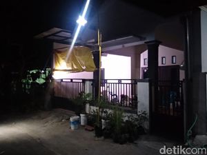 Densus 88 Sita Buku Jihad dari Rumah Terduga Teroris di Ponorogo