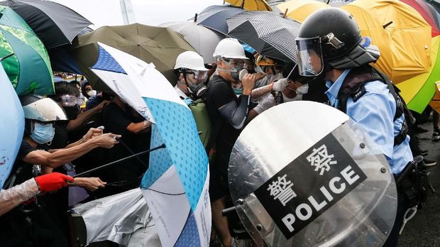Gedung Parlemen Hong Kong Rusak Diserbu Pendemo
