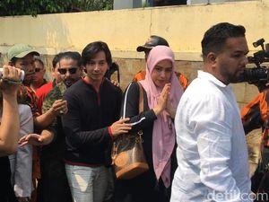 Ini Pernyataan Fairuz A Rafiq Usai Polisikan Galih Ginanjar Ini Pernyataan Fairuz A Rafiq Usai Polisikan Galih Ginanjar