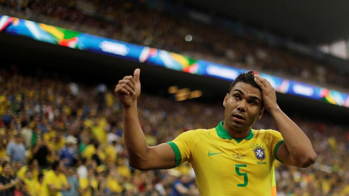 Casemiro dengan kostum Timnas Brasil. (Foto: Ueslei Marcelino/Reuters)