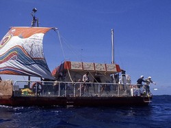 Perjalanan Rakit Seks, Salah Satu Eksperimen Teraneh Sepanjang Masa