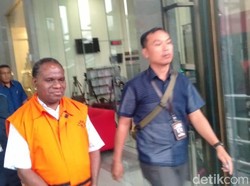 KPK Tahan Eks Kadis PU Papua Tersangka Korupsi Proyek Jalan
