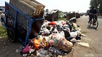 Duh, Sampah Berceceran di Pinggir Jalan Sunter