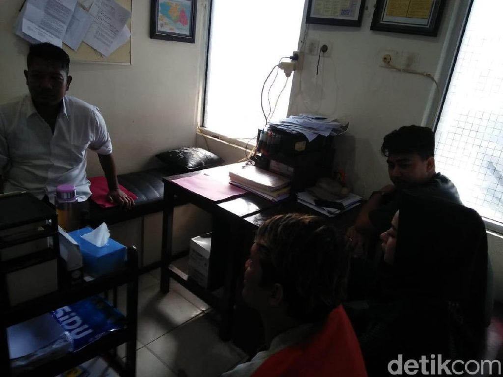 Heboh Kontes Waria yang Ternyata Acara Sunatan Heboh Kontes Waria yang Ternyata Acara Sunatan