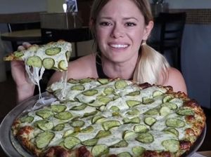 Setelah Nanas, Kini Acar Mentimun Jadi Topping Pizza Kekinian Setelah Nanas, Kini Acar Mentimun Jadi Topping Pizza Kekinian