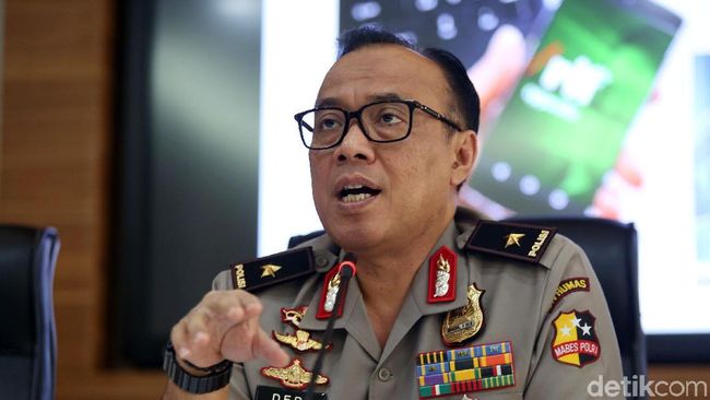 Polri Pertebal Pengamanan di Papua Hingga Desember Polri Pertebal Pengamanan di Papua Hingga Desember