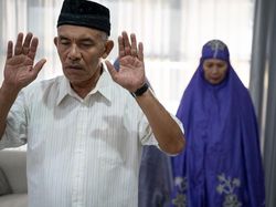 Takbiratul Ihram: Bacaan, Gerakan dan Hukum Pengerjaannya
